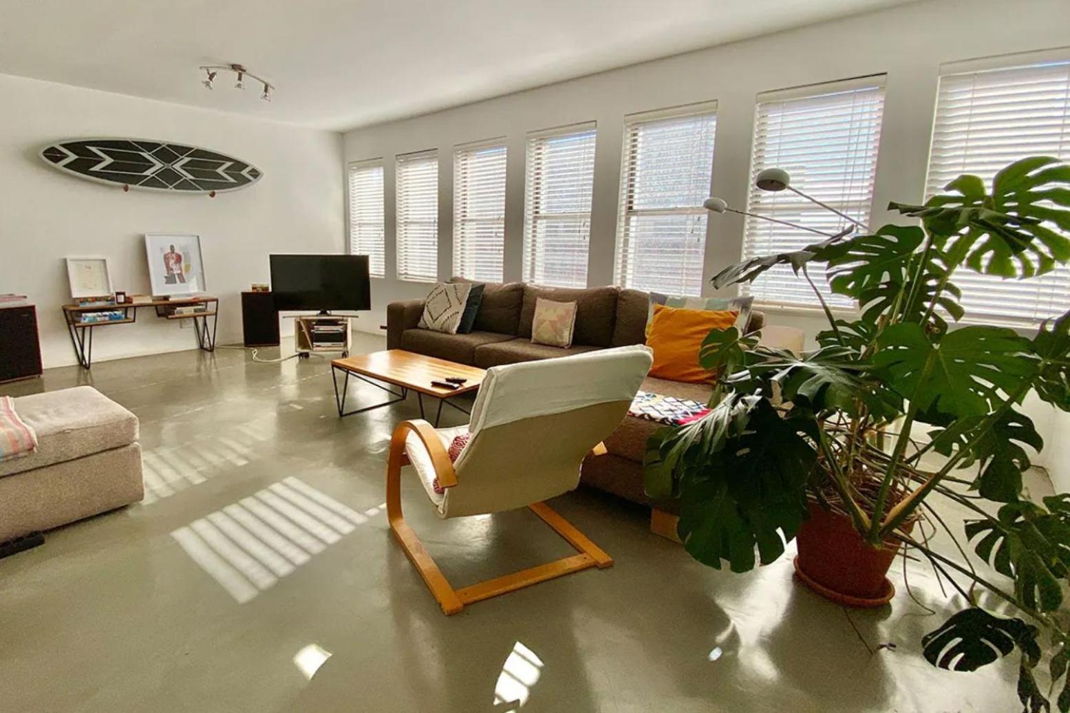 No Load-shedding Spacious Oasis With Epic Views